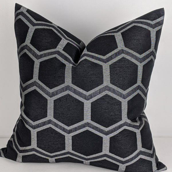 Chic Geometric Design: Zara Black Cushion Cover