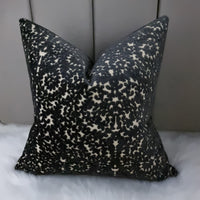 ILiv indiene Ebony Black Handmade Cushion Cover